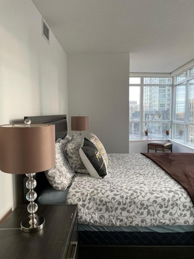 Toronto Downtown Luxurious Stylish 3 Bedroom 3 Bath 2 Balconies Near Rogers Centre Lakeview Condo Exterior foto